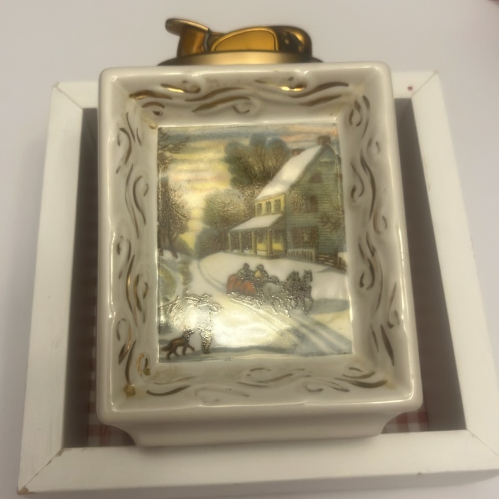 Lighter - Picture 4 of 9